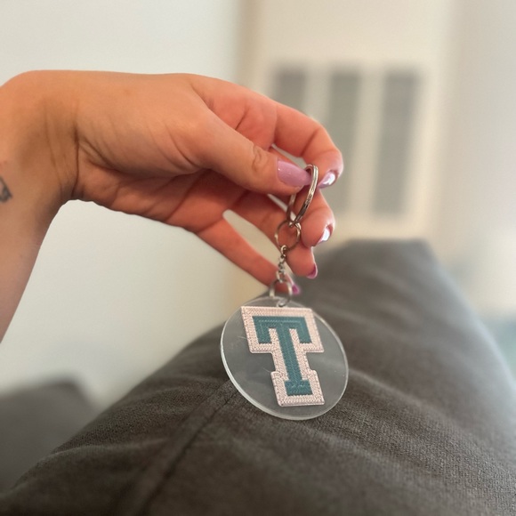 Handmade Acrylic Keychain - Picture 2 of 3